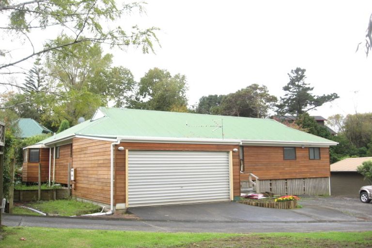 Photo of property in 86 Haseler Crescent, Howick, Auckland, 2014