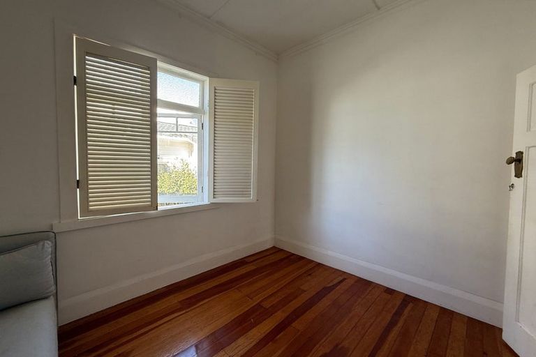 Photo of property in 6 Belle Vue Avenue, Northcote Point, Auckland, 0627