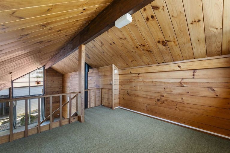 Photo of property in 14 Fairfax Terrace, Frankleigh Park, New Plymouth, 4310