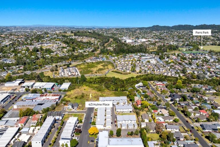 Photo of property in 4/3 Hulme Place, Henderson, Auckland, 0612