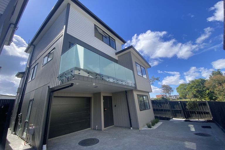 Photo of property in 95 Kervil Avenue, Te Atatu Peninsula, Auckland, 0610