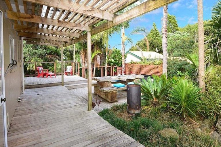 Photo of property in 18 Old North Road, Orewa, 0931