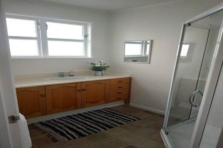 Photo of property in 363 Whangaparaoa Road, Stanmore Bay, Whangaparaoa, 0932