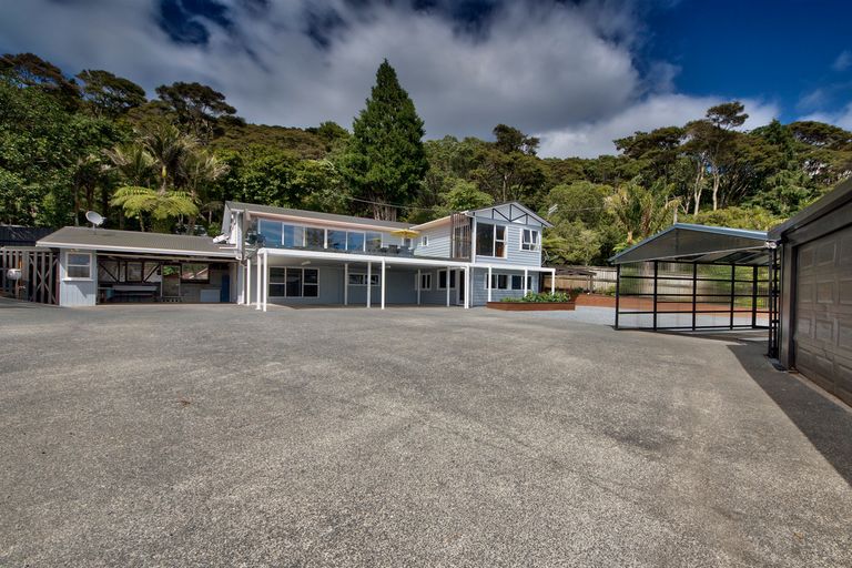 Photo of property in 19 Kohu Road, Titirangi, Auckland, 0604