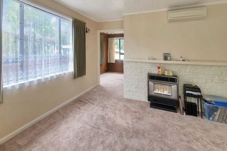 Photo of property in 2 Oaklea Avenue, Marton, 4710