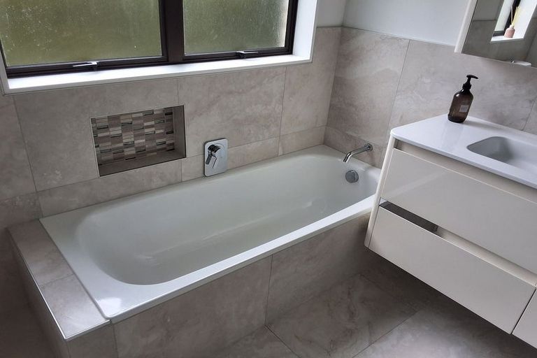 Photo of property in 53 Golfland Drive, Golflands, Auckland, 2013