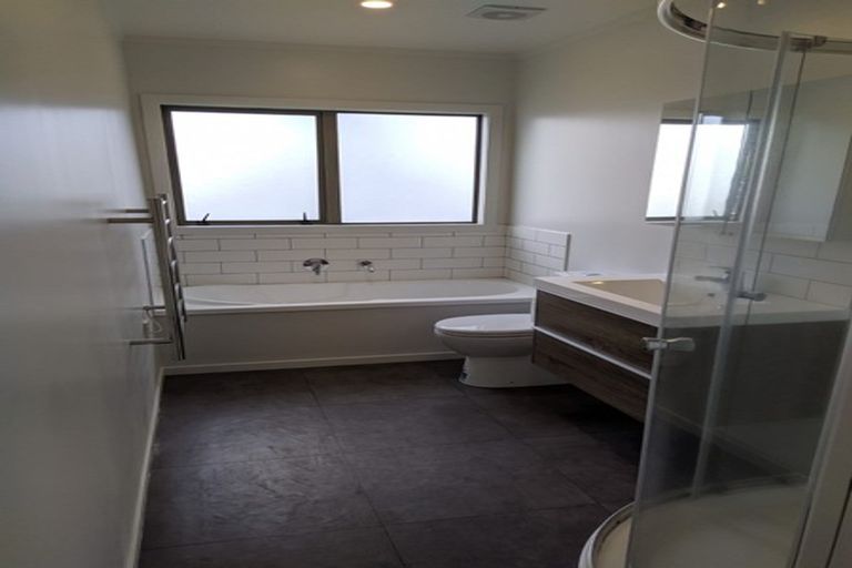 Photo of property in 2/112 Nile Road, Milford, Auckland, 0620