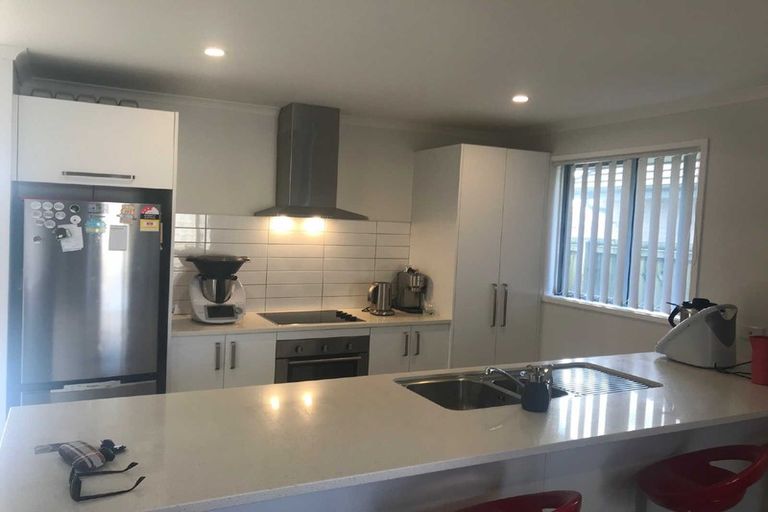 Photo of property in 17 Perla Road, Pukekohe, 2120