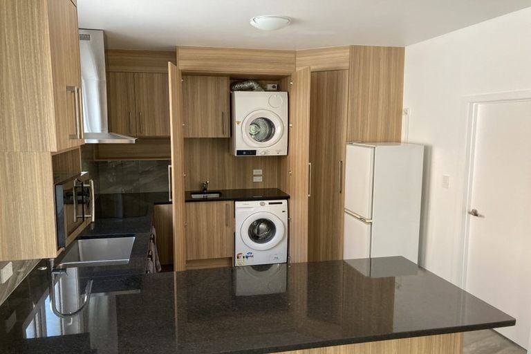 Photo of property in 54a Vandeleur Avenue, Birkdale, Auckland, 0626