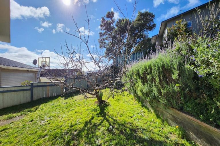 Photo of property in 7 Chisbury Street, Churton Park, Wellington, 6037
