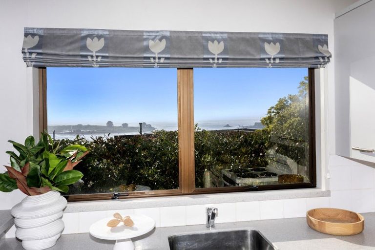 Photo of property in 1/17 Moncks Spur Road, Redcliffs, Christchurch, 8081