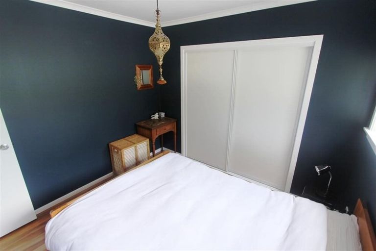 Photo of property in 15a Governor Road, Northland, Wellington, 6012