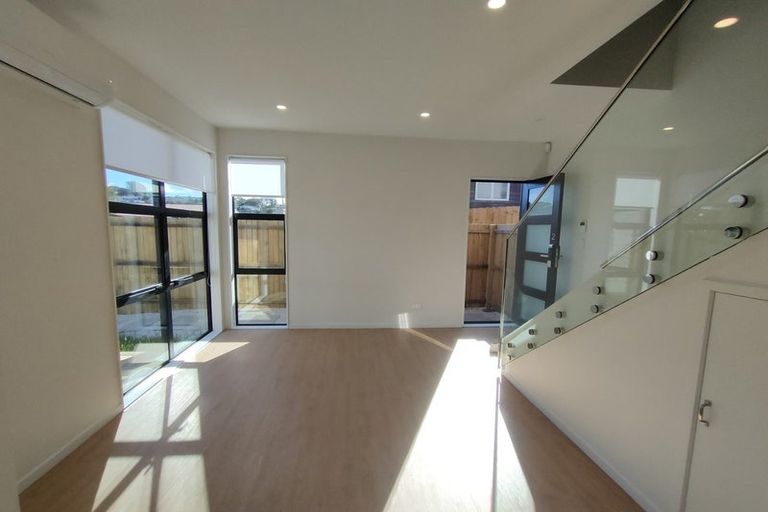 Photo of property in 32a/7 Westgate Drive, Massey, Auckland, 0614