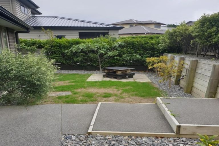 Photo of property in 24 Cresswell Place, Johnsonville, Wellington, 6037