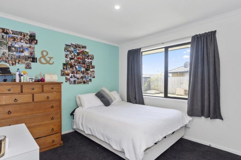 Photo of property in 26 Rainey Crescent, Papamoa Beach, Papamoa, 3118