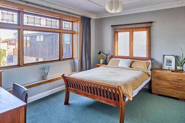 Photo of property in 10 Helen Street, Brooklyn, Wellington, 6021