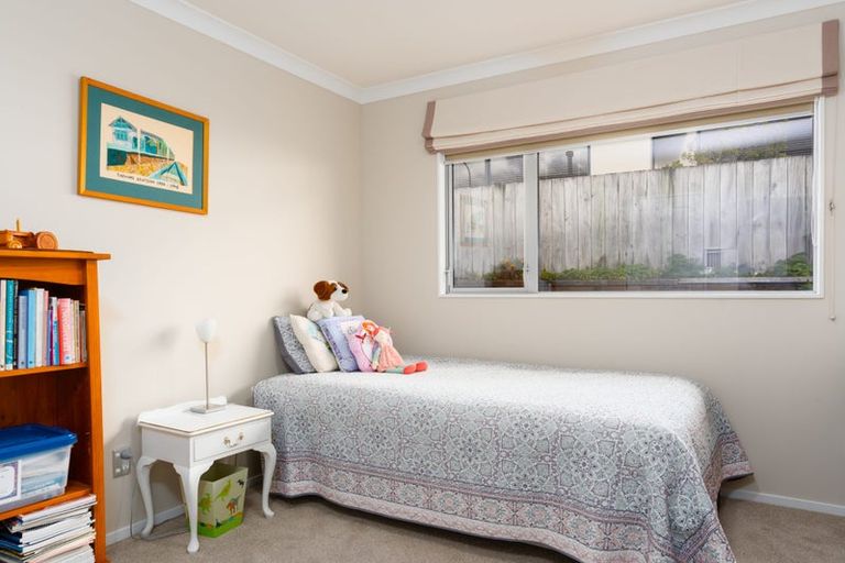 Photo of property in 212 Westchester Drive, Churton Park, Wellington, 6037