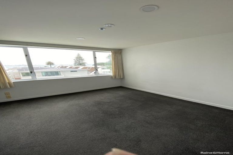 Photo of property in 12 Maunganui Road, Mount Maunganui, 3116