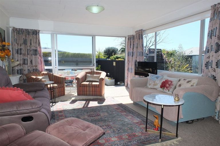 Photo of property in 2/21 Oxford Street, West End, Timaru, 7910