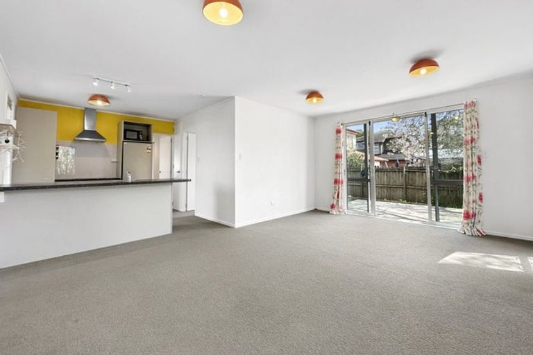 Photo of property in 685a Swanson Road, Swanson, Auckland, 0612