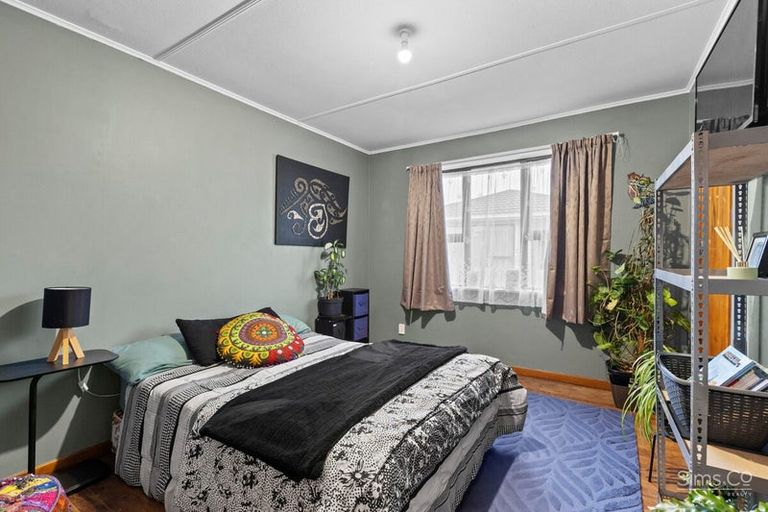 Photo of property in 8 Omori Place, Castlecliff, Whanganui, 4501