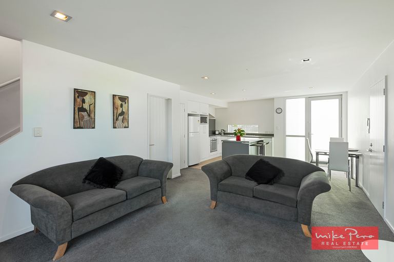 Photo of property in 21 Picton Avenue, Riccarton, Christchurch, 8011