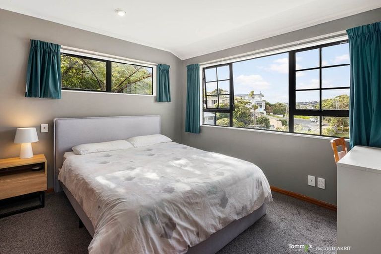 Photo of property in 17 David Crescent, Karori, Wellington, 6012