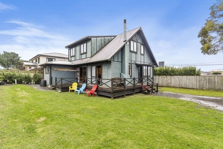 Photo of property in 33 Taikata Road, Te Atatu Peninsula, Auckland, 0610
