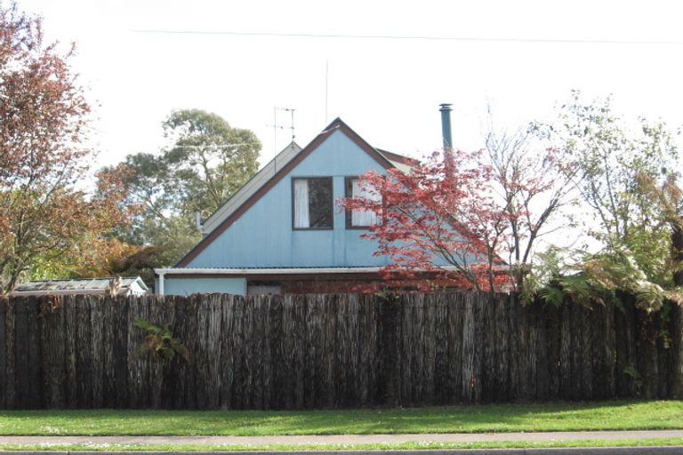 Photo of property in 66unit Robinson Avenue, Holdens Bay, Rotorua, 3010