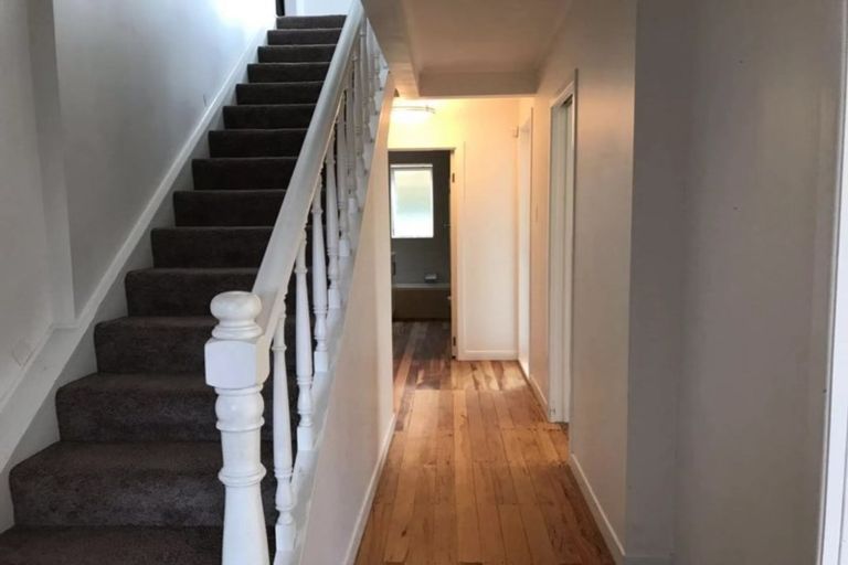 Photo of property in 21 Channel Road, Campbells Bay, Auckland, 0630