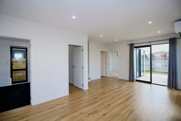 Photo of property in 7b Gulf Crest, Bucklands Beach, Auckland, 2012