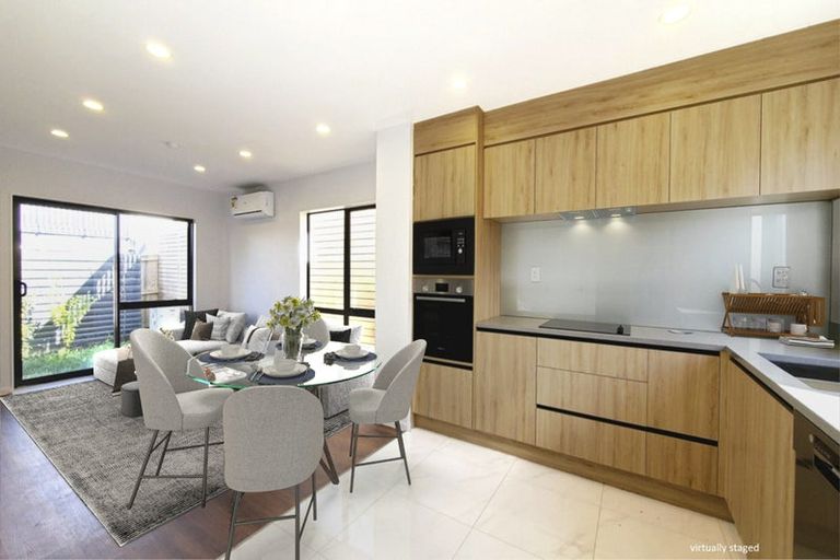 Photo of property in 44d Cyclarama Crescent, Massey, Auckland, 0614