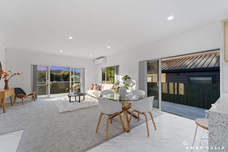 Photo of property in 208a Henderson Valley Road, Henderson, Auckland, 0612