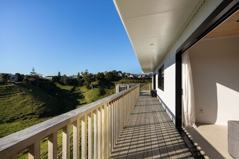 Photo of property in 22b Saint Ives Grove, Whalers Gate, New Plymouth, 4310
