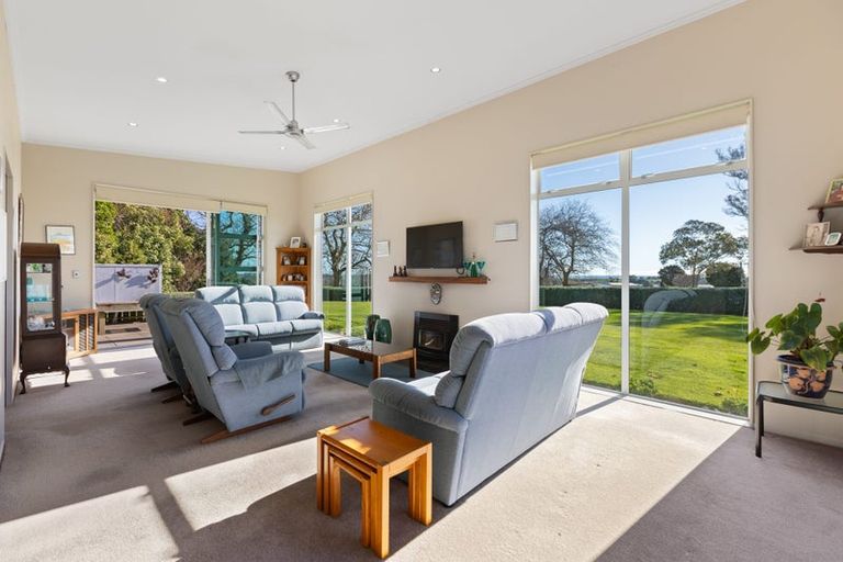 Photo of property in 172 Kaipikari Road Upper, Urenui, 4375