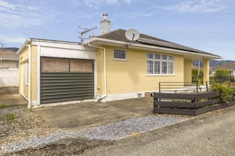 Photo of property in 1/3 Tainui Street, Stoke, Nelson, 7011