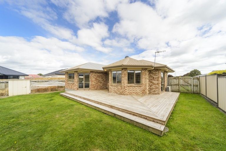 Photo of property in 55 Peppertree Glade, Kelvin Grove, Palmerston North, 4414