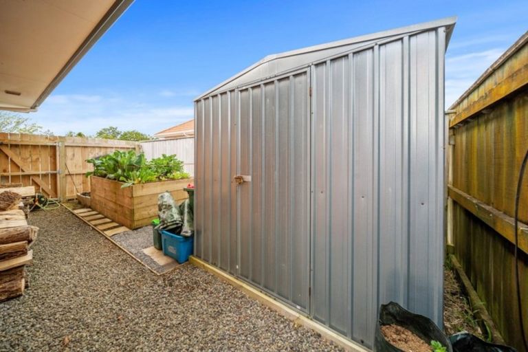 Photo of property in 2/241 Omata Road, Spotswood, New Plymouth, 4310