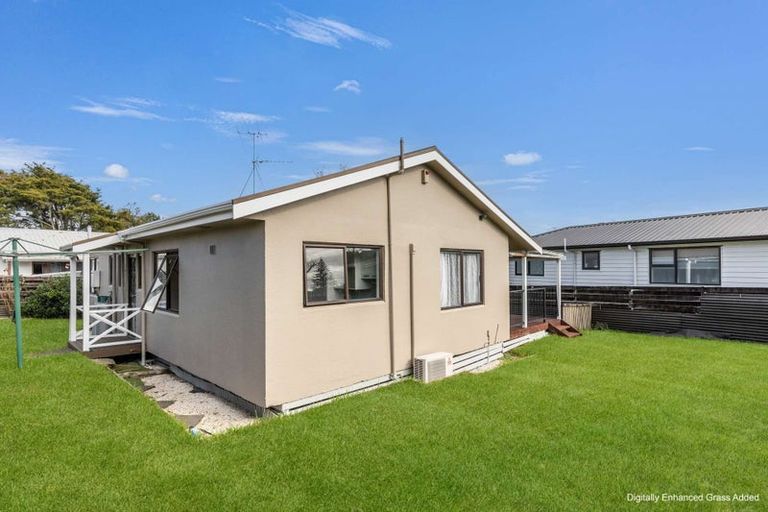 Photo of property in 2/17 Mcdougall Street, Manurewa East, Auckland, 2102