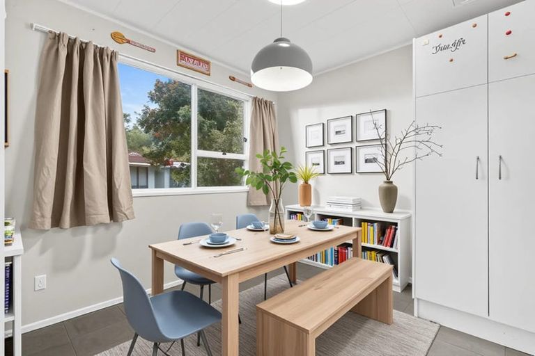 Photo of property in 11 Chrisarda Place, Red Hill, Papakura, 2110