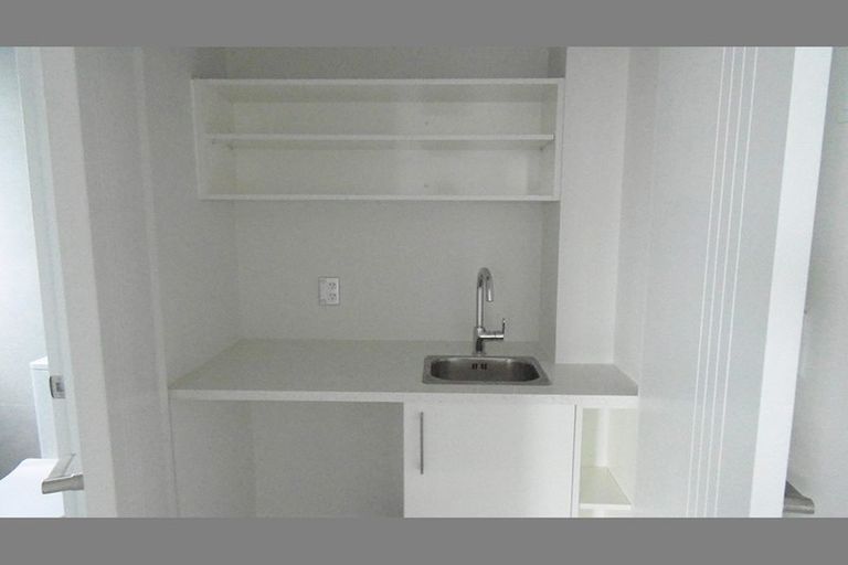 Photo of property in 28 Nephrite Lane, Henderson, Auckland, 0610