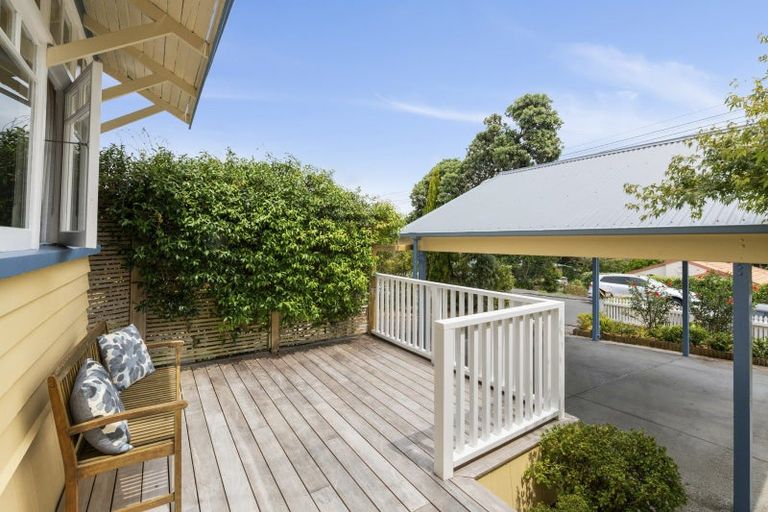 Photo of property in 1/6 Valley Road, Northcote, Auckland, 0626