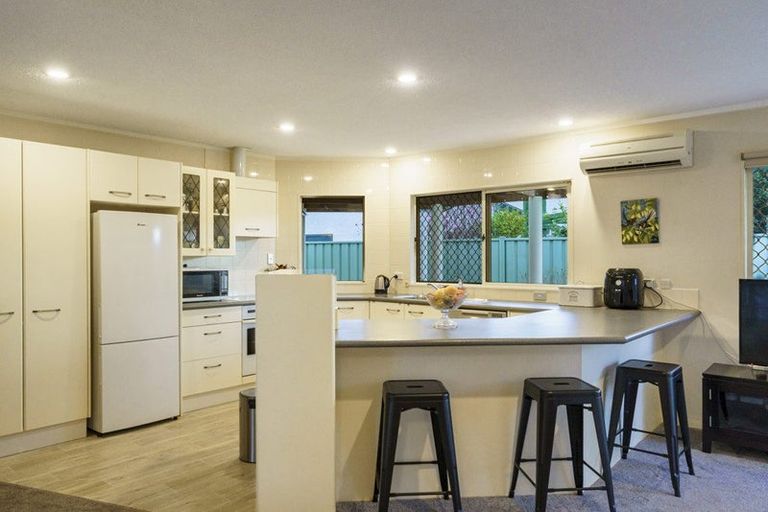 Photo of property in 11b Cheval Place, Taradale, Napier, 4112