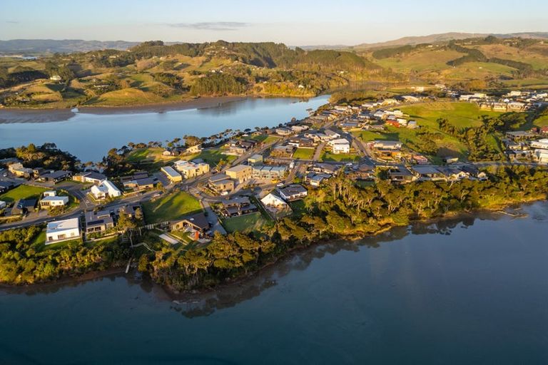 Photo of property in 30 Rangitahi Road, Raglan, 3225
