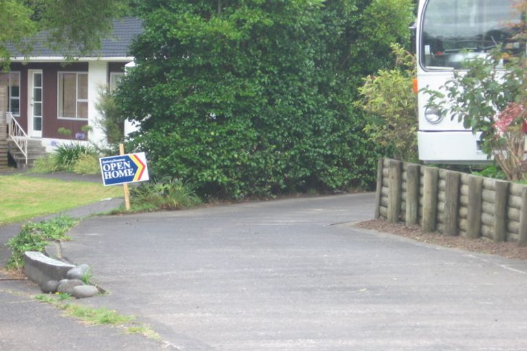Photo of property in 1/15 Emirau Place, Glenfield, Auckland, 0629