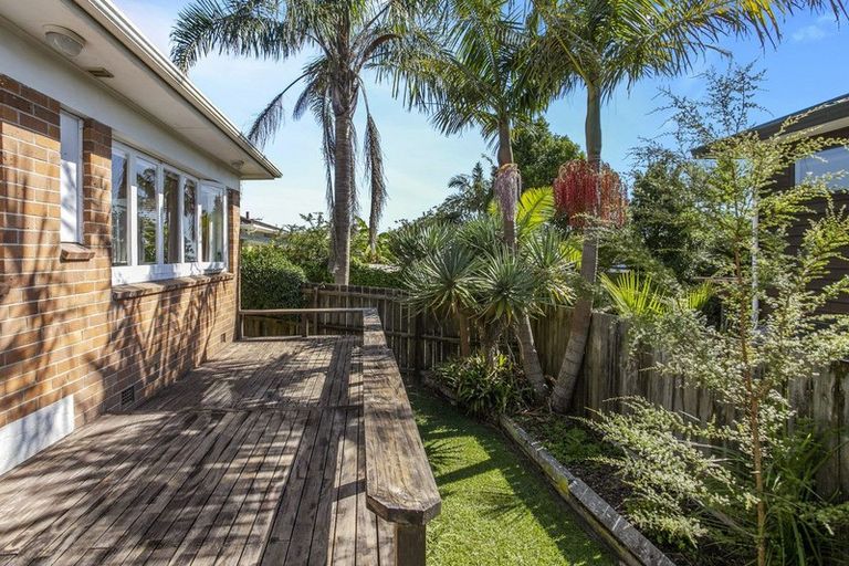 Photo of property in 30 Pleasant Road, Glen Eden, Auckland, 0602