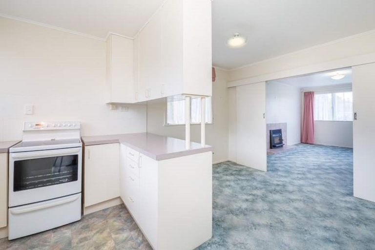 Photo of property in 27 Marsh Avenue, Forrest Hill, Auckland, 0620