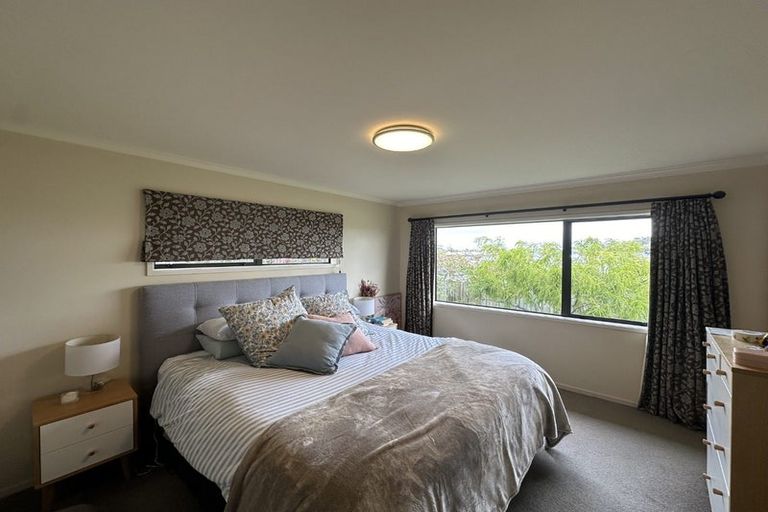 Photo of property in 28 Seamount Drive, Red Beach, 0932