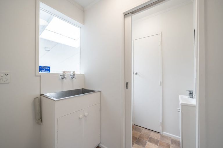 Photo of property in 5 Chudleigh Grove, Churton Park, Wellington, 6037