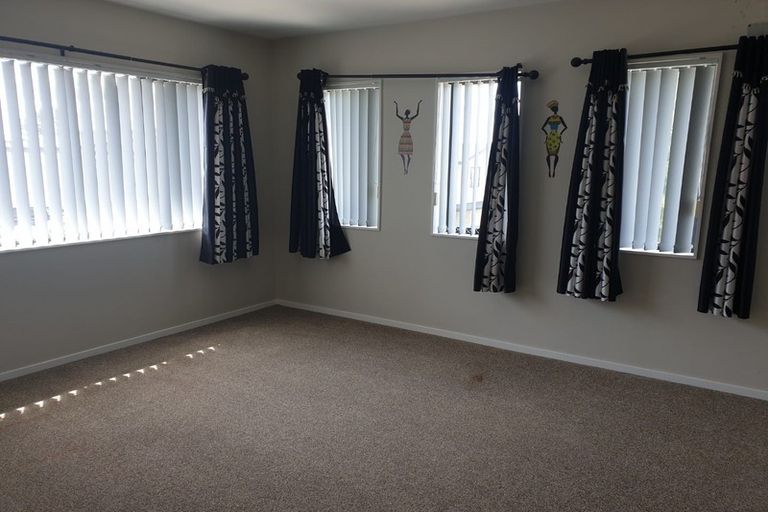Photo of property in 14 Nandi Lane, Ranui, Auckland, 0612